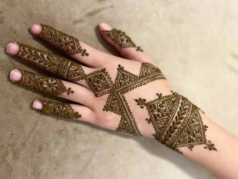 Festive Mehndi Designs in Bikaner
