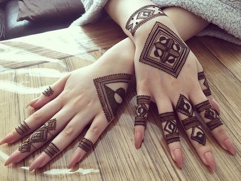 Minimal Mehndi Designs in Bikaner