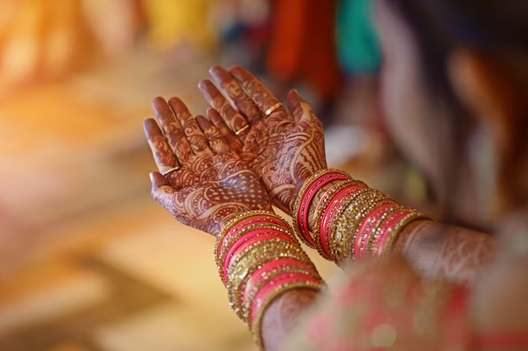 Professional-mehndi-artist